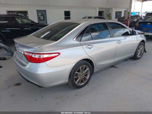 2017 TOYOTA CAMRY SE 4