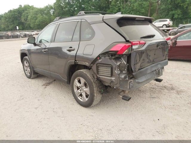 2025 TOYOTA RAV4 XLE 3