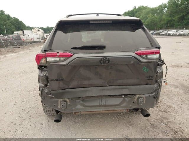 2025 TOYOTA RAV4 XLE 6