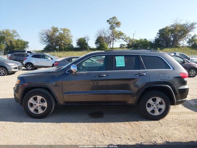 2017 JEEP GRAND CHEROKEE LAREDO 4X2 15