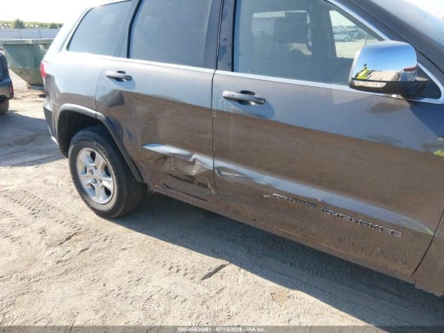 2017 JEEP GRAND CHEROKEE LAREDO 4X2 18
