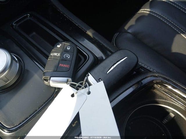 2019 CHRYSLER 300 300S 11