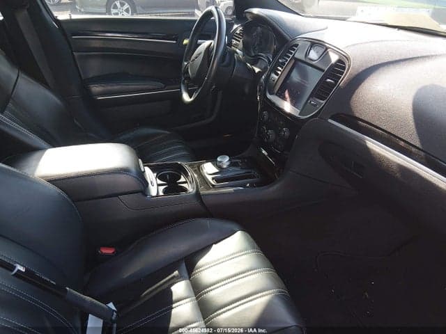2019 CHRYSLER 300 300S 5