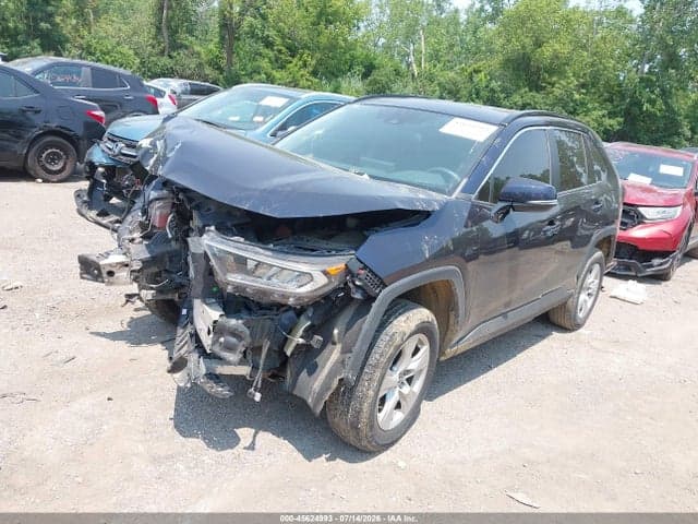 2020 TOYOTA RAV4 XLE 2