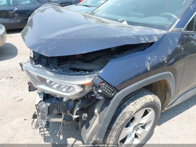 2020 TOYOTA RAV4 XLE 6