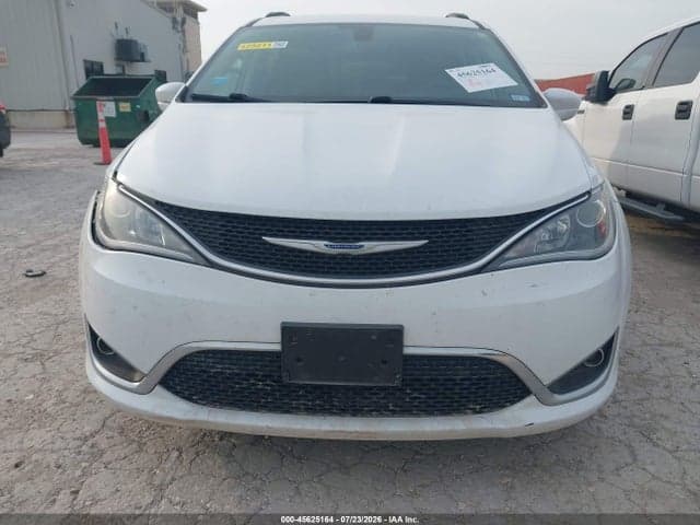 2020 CHRYSLER PACIFICA TOURING 12