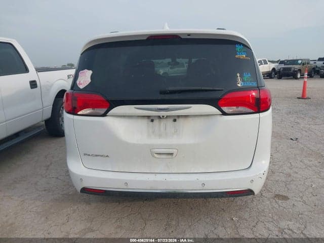 2020 CHRYSLER PACIFICA TOURING 16