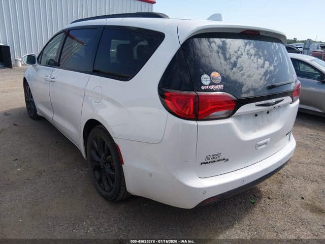 2019 CHRYSLER PACIFICA LIMITED 3