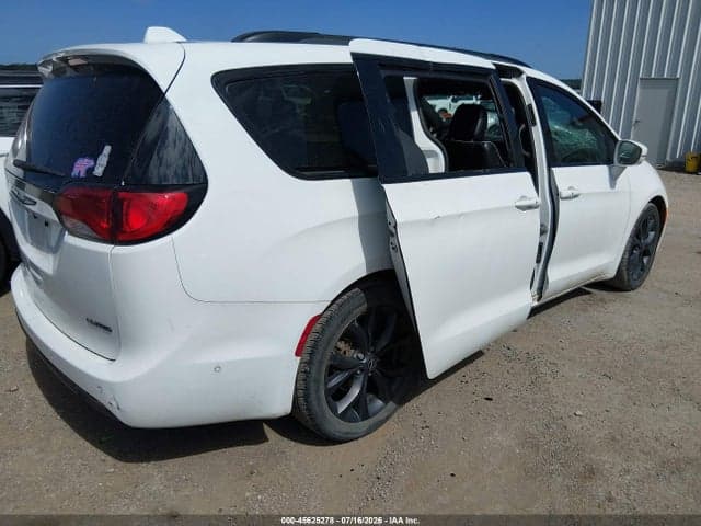 2019 CHRYSLER PACIFICA LIMITED 4