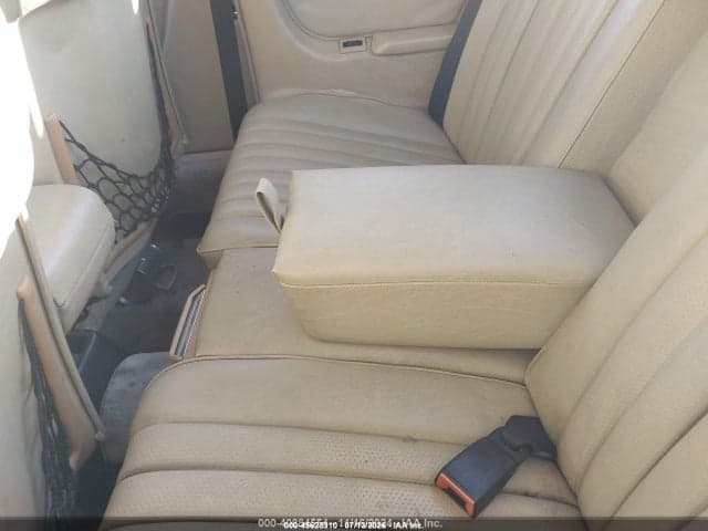 1985 MERCEDES-BENZ 300 CDT 8