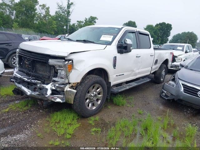 2017 FORD F-350 LARIAT 2