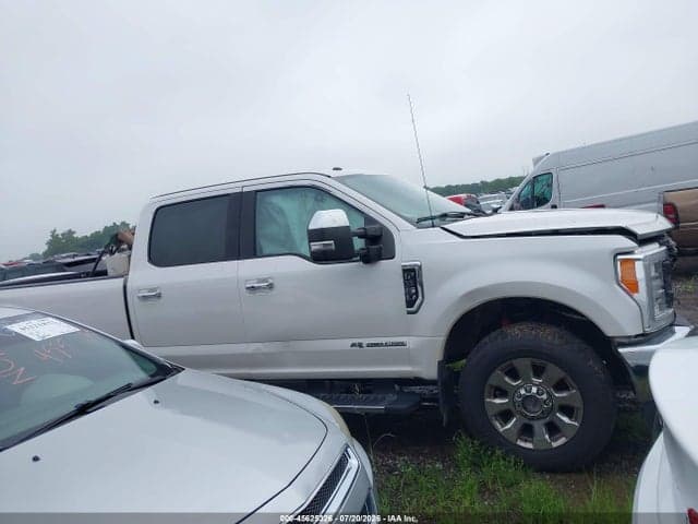 2017 FORD F-350 LARIAT 13