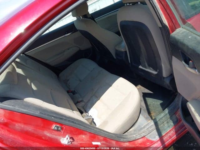 2019 HYUNDAI ELANTRA SE 8