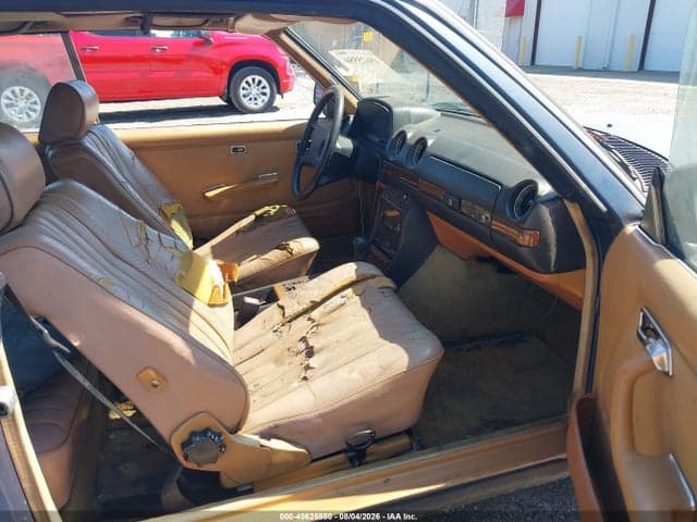 1984 MERCEDES-BENZ 300 CDT 5