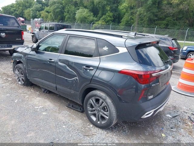 2021 KIA SELTOS S 3