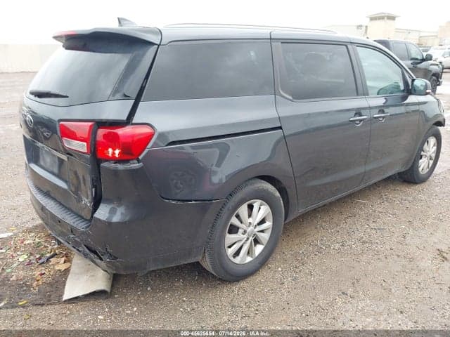 2017 KIA SEDONA LX 4