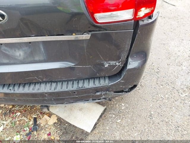 2017 KIA SEDONA LX 6