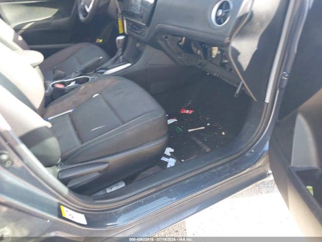 2018 TOYOTA COROLLA LE 5
