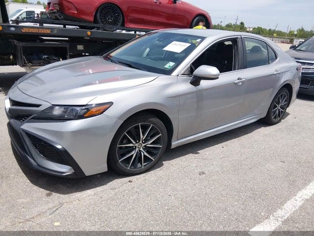 2021 TOYOTA CAMRY SE 2