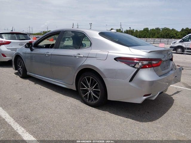 2021 TOYOTA CAMRY SE 3