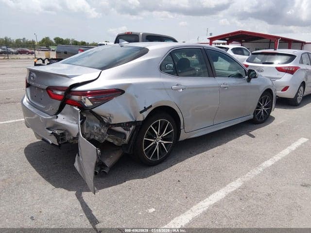 2021 TOYOTA CAMRY SE 4