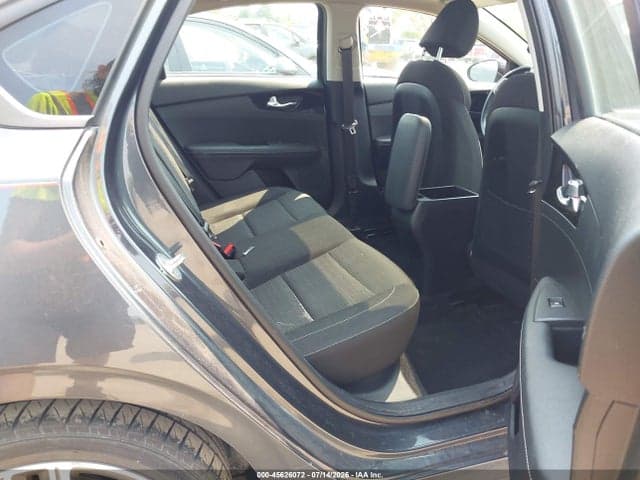 2019 KIA FORTE S 8