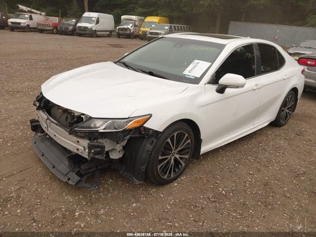 2020 TOYOTA CAMRY SE 2