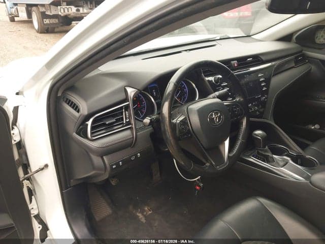 2020 TOYOTA CAMRY SE 5