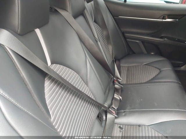 2020 TOYOTA CAMRY SE 8