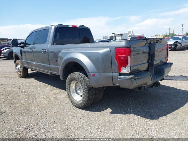 2022 FORD F-350 LARIAT 3