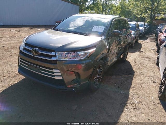 2018 TOYOTA HIGHLANDER LE 2