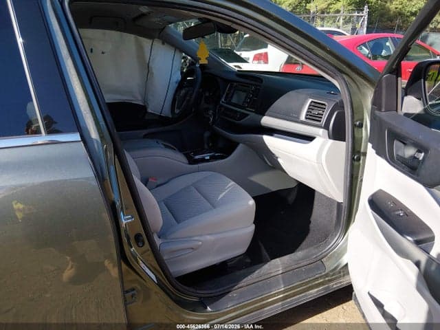 2018 TOYOTA HIGHLANDER LE 5