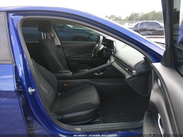 2021 HYUNDAI ELANTRA SE 5
