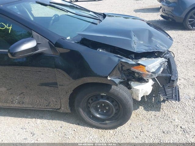 2017 TOYOTA COROLLA LE 18