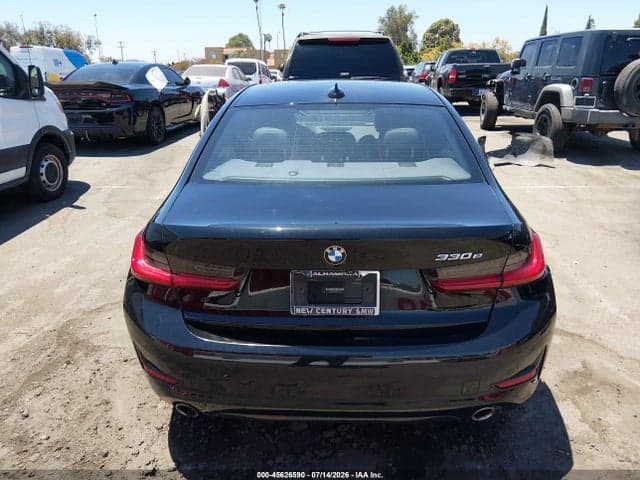 2021 BMW 330E 16