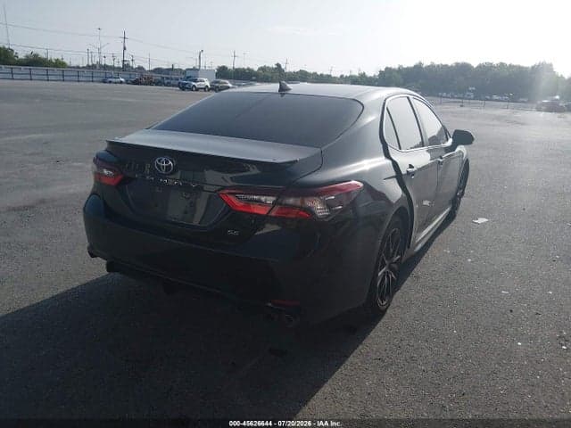 2021 TOYOTA CAMRY SE 4