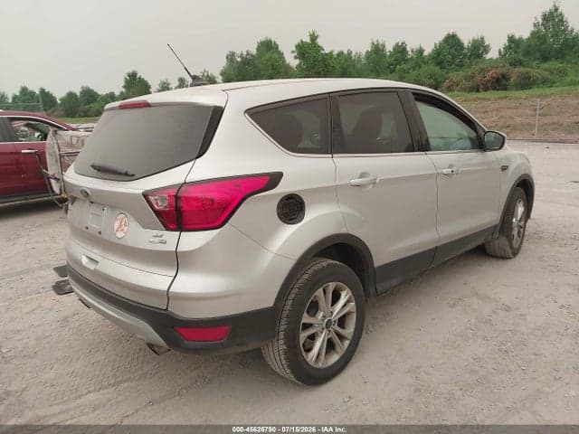 2019 FORD ESCAPE SE 4