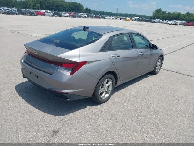 2023 HYUNDAI ELANTRA SE 4