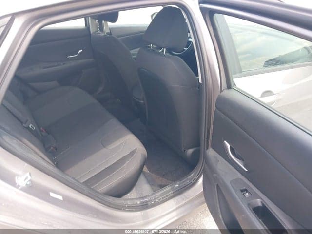 2023 HYUNDAI ELANTRA SE 8