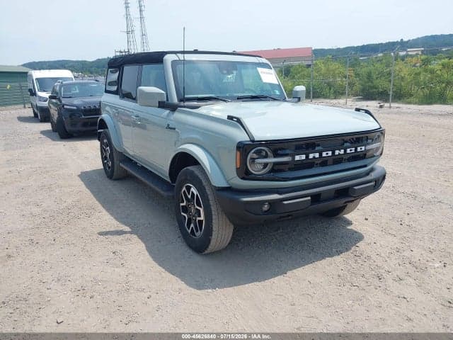 2023 FORD BRONCO OUTER BANKS 1