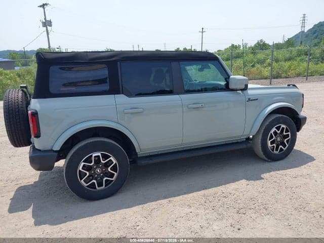 2023 FORD BRONCO OUTER BANKS 6