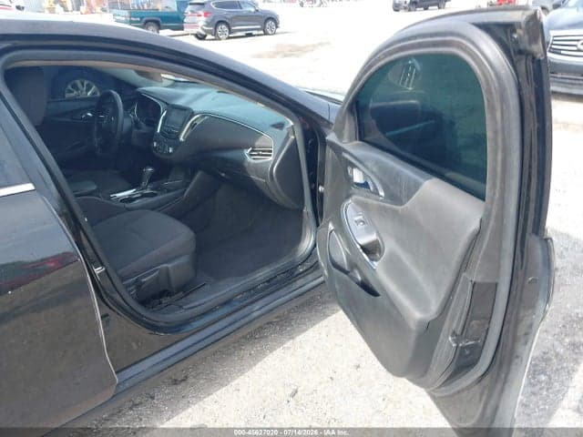 2017 CHEVROLET MALIBU 1LT 5
