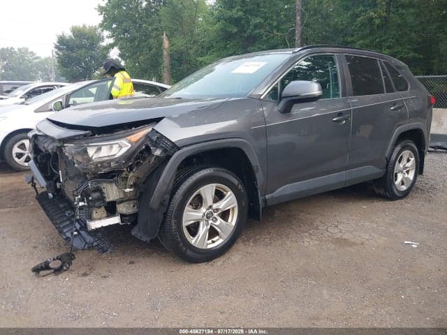 2020 TOYOTA RAV4 XLE 2