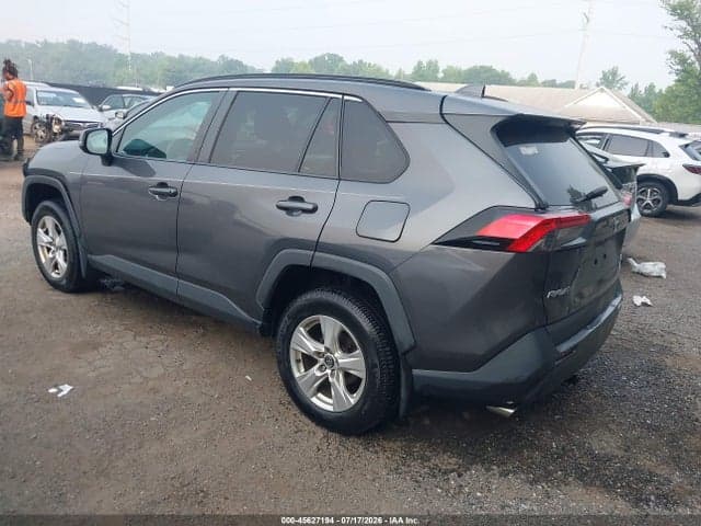 2020 TOYOTA RAV4 XLE 3