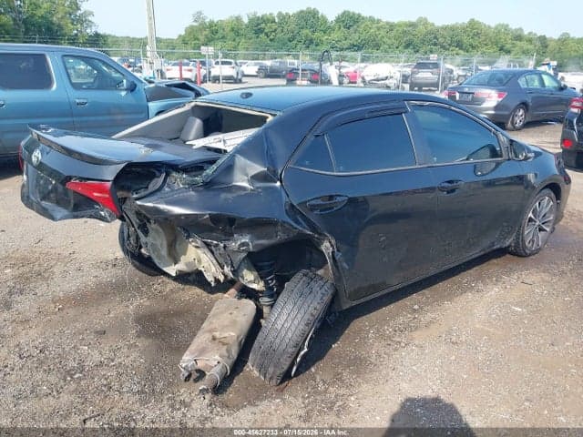 2017 TOYOTA COROLLA XSE 4