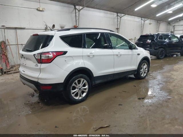 2017 FORD ESCAPE SE 4
