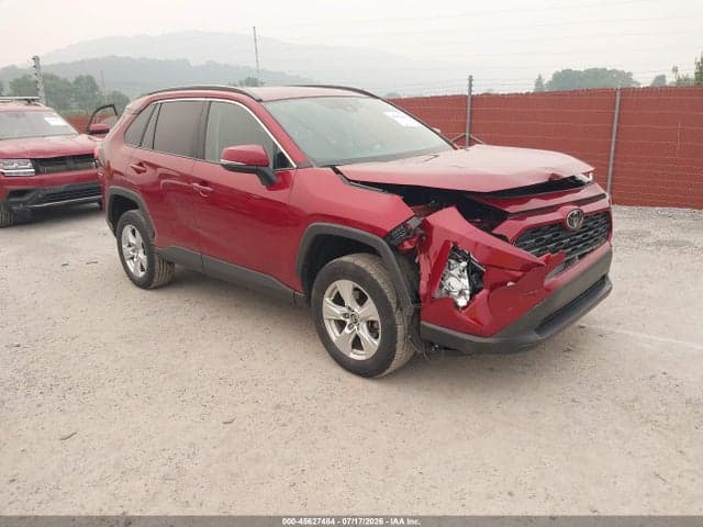 2019 TOYOTA RAV4 XLE 1