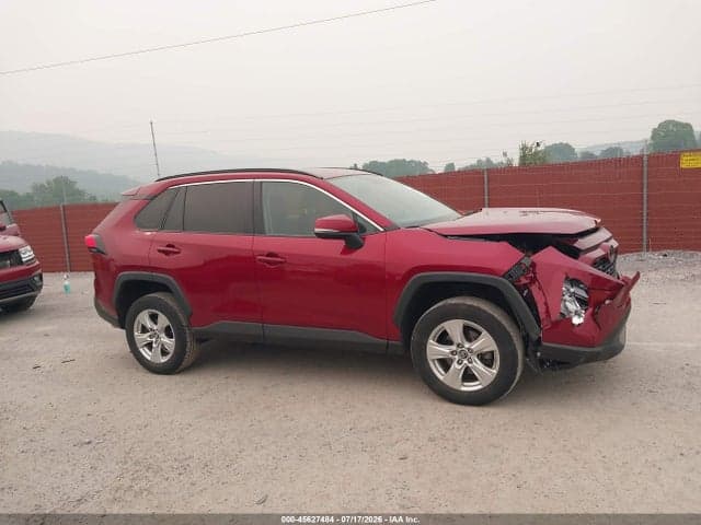 2019 TOYOTA RAV4 XLE 13