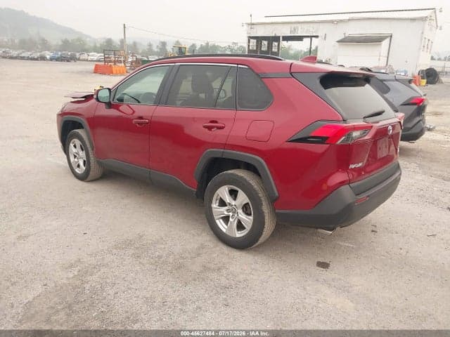 2019 TOYOTA RAV4 XLE 3