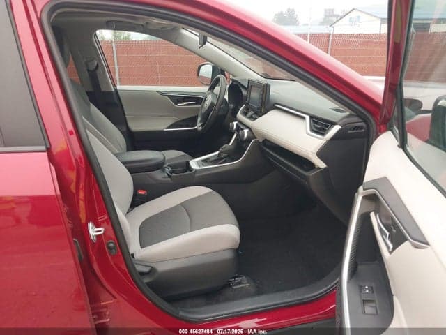 2019 TOYOTA RAV4 XLE 5